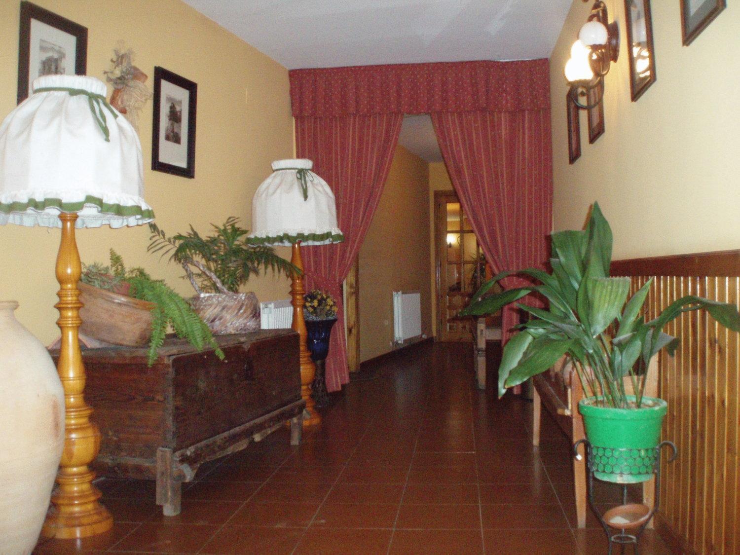 Hostal Restaurante La Muralla Canete  Extérieur photo